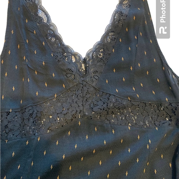 FREE PEOPLE TUNIC.                               MAKE AN OFFER !! - Picture 2 of 6